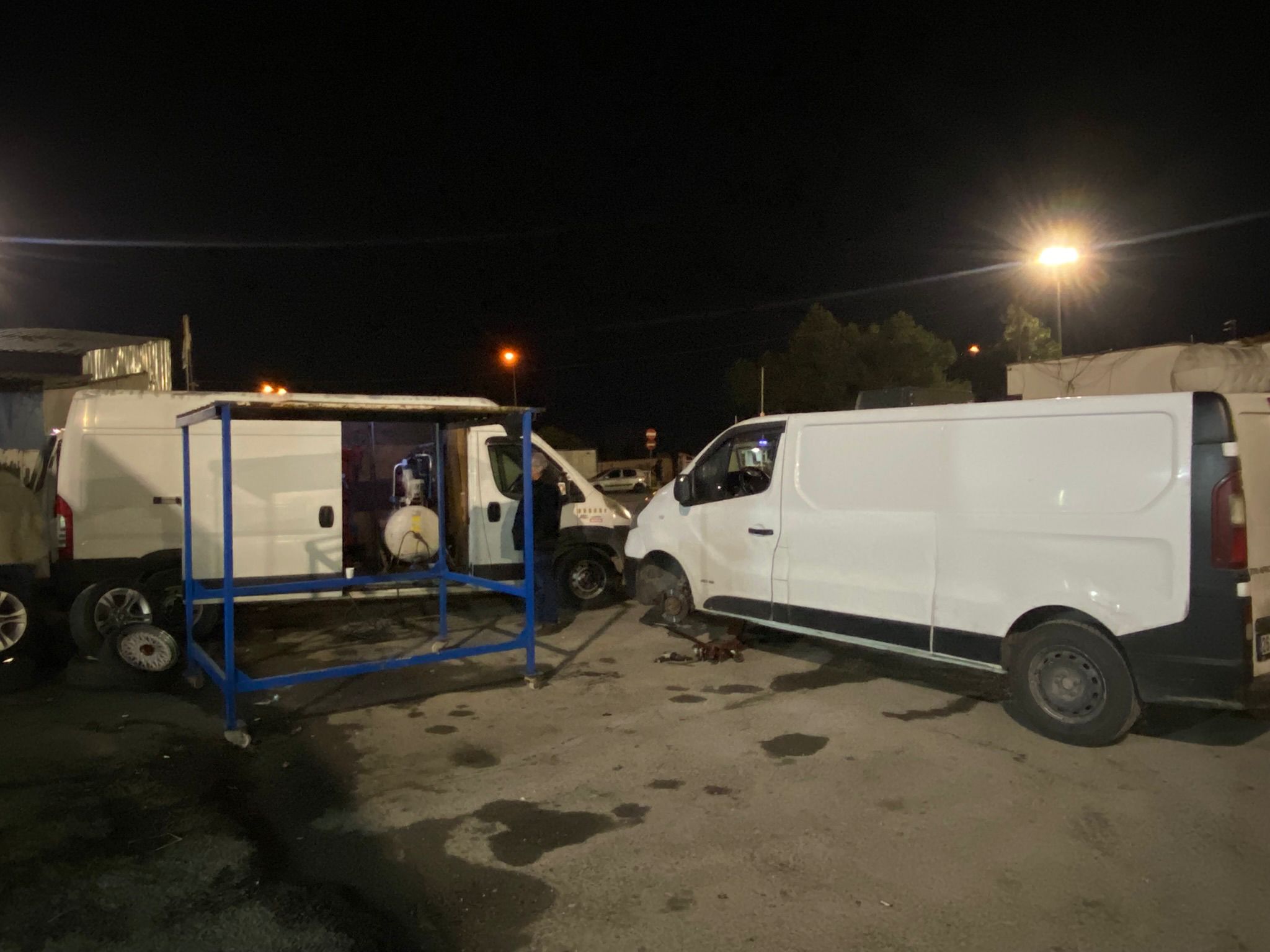 Kınalı gişeler ve otoyol mevkii acil mobil oto lastikçi servisi